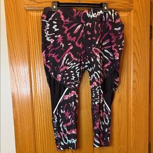 Stylish Women’s workout Bottoms in Black and Pink